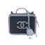 Sac Vanity Chanel en cuir Caviar et détails rayés bleu