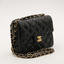 Sac à bandoulière Chanel Timeless Square Mini vintage en cuir noir