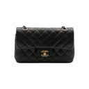 CHANEL – Timeless Classique 24 cm en agneau noir & métal doré