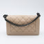 Sac Chanel Boy en cuir matelassé beige