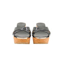 JIMMY CHOO – Mules compensées en cuir verni noir