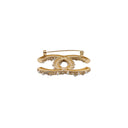 CHANEL – Broche CC perles et cristaux