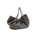 CHANEL – Sac Rock In Moscow en cuir noir embossé