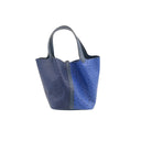 HERMÈS – Picotin Lock en cuir d'autruche bleu bicolore