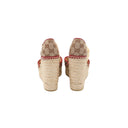 GUCCI – Espadrilles compensées en toile monogram GG beige et rouge
