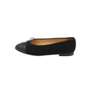 CHANEL – Ballerines matelassées en tissu et cuir noir