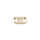 CHANEL – Broche CC laqué noir et strass – Collection A22