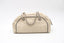 Sac à main Bowling Chanel en cuir beige